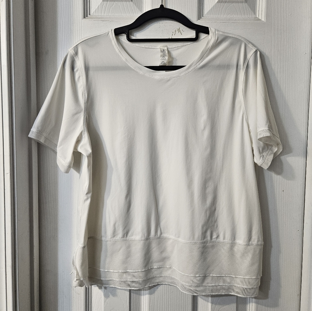 Lululemon Sole Training Short Sleeve - Picture 2 of 7